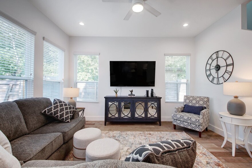 Living Room - 413 W Odell St