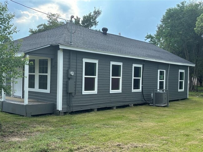 Building Photo - 1314 Sabine St