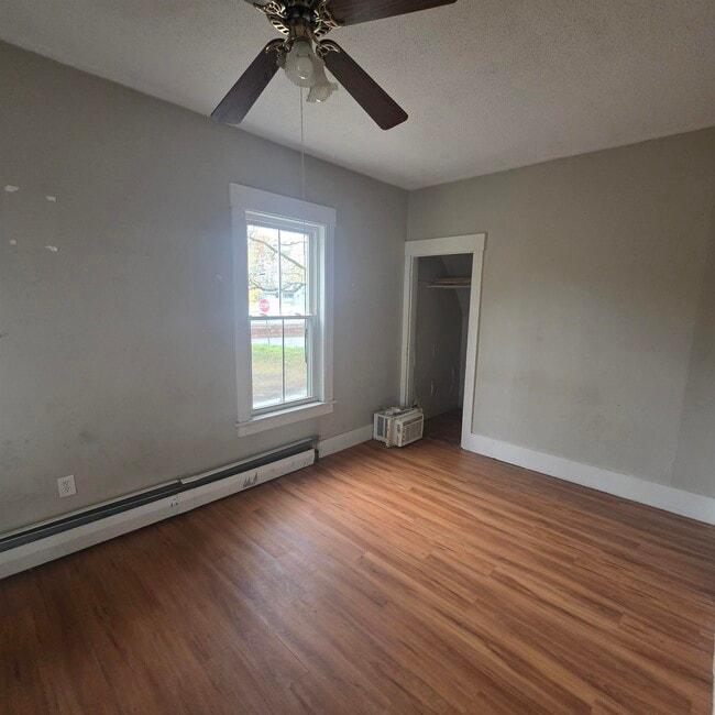 Building Photo - 104 Summer St