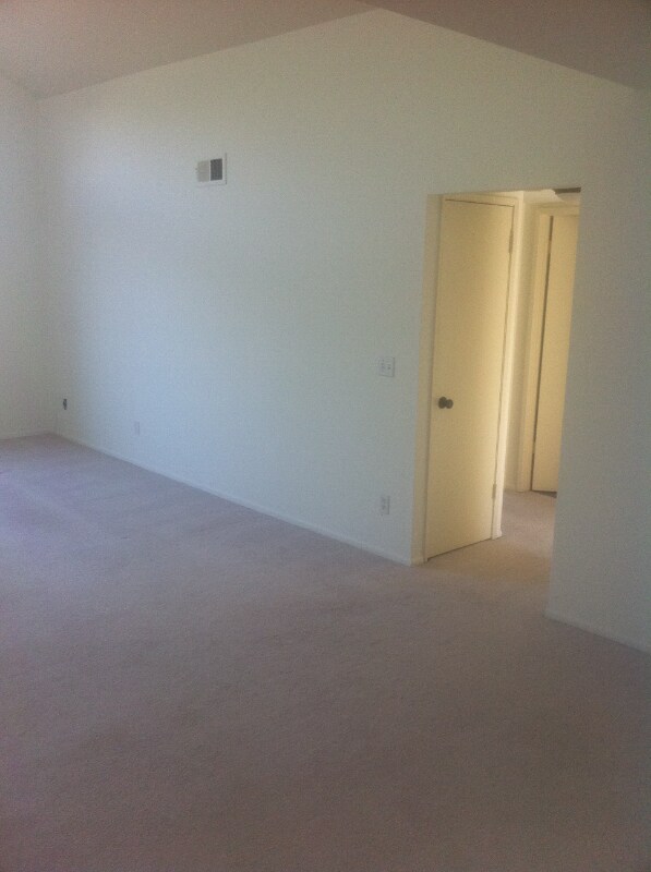 Building Photo - 3031 Grand View Blvd