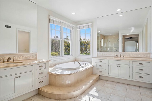 Building Photo - 15 Jupiter Hills Dr