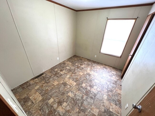 Building Photo - Pet Friendly 3 Bed 2 Bath Mobile Home in t...