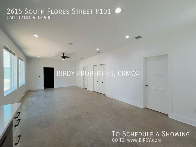 Building Photo - 2615 S Flores St