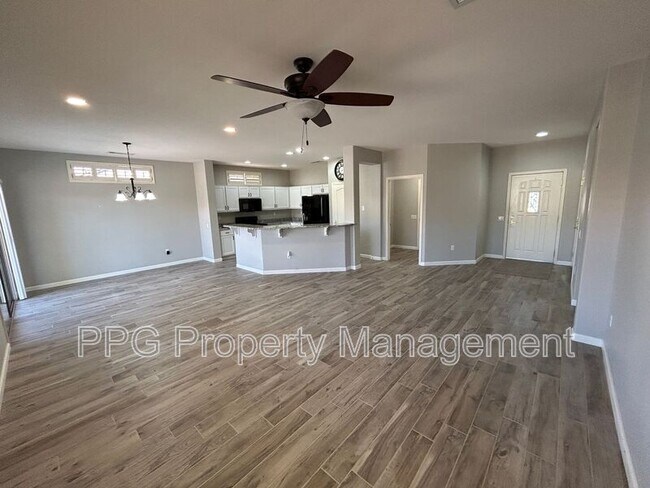 Building Photo - 16536 W Rock Springs Ln