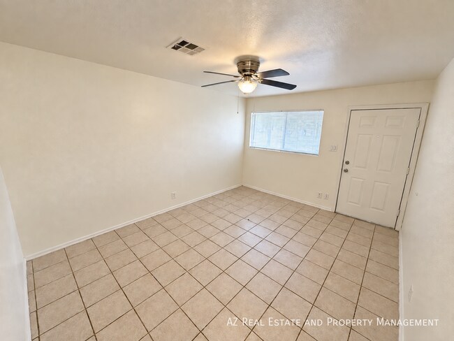 Building Photo - 10648 N 15th Ave