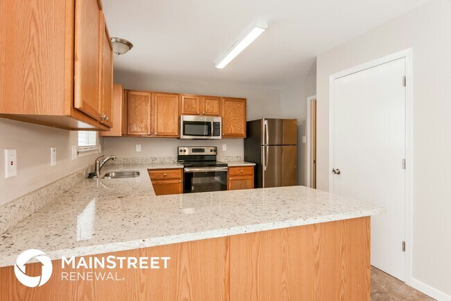 Building Photo - 4504 Robbins Grove Dr