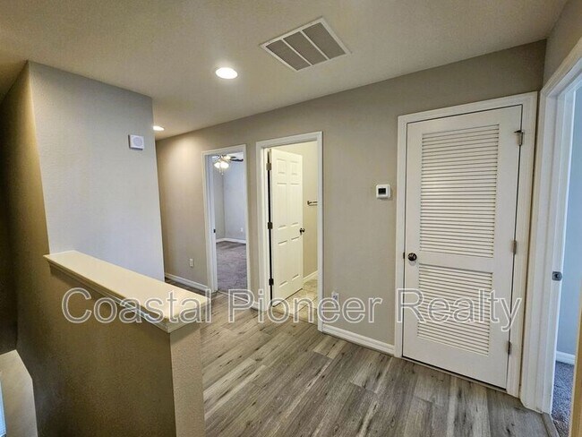 Building Photo - 7115 Grand Elm Dr
