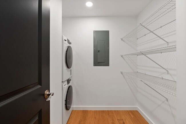 Building Photo - 179 Butternut St