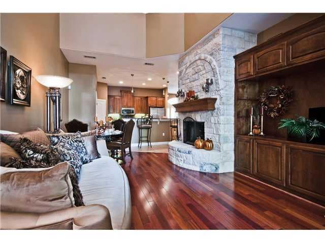 Building Photo - 9122 Balcones Club Dr