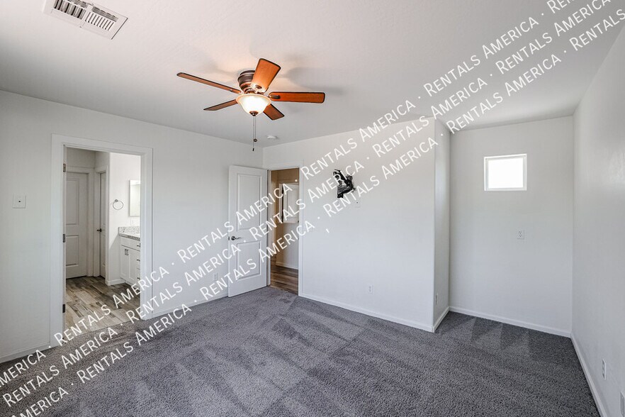 Building Photo - 11862 N 79th Dr