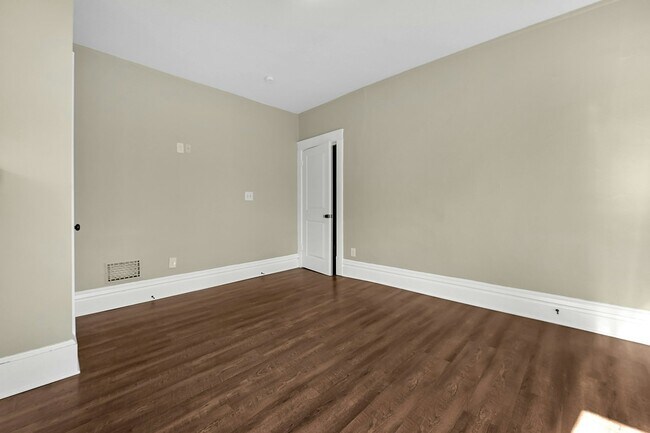 Building Photo - 345 Chittenden Ave