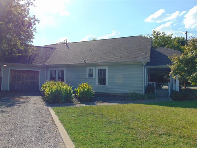 Building Photo - 10306 Country Club Dr