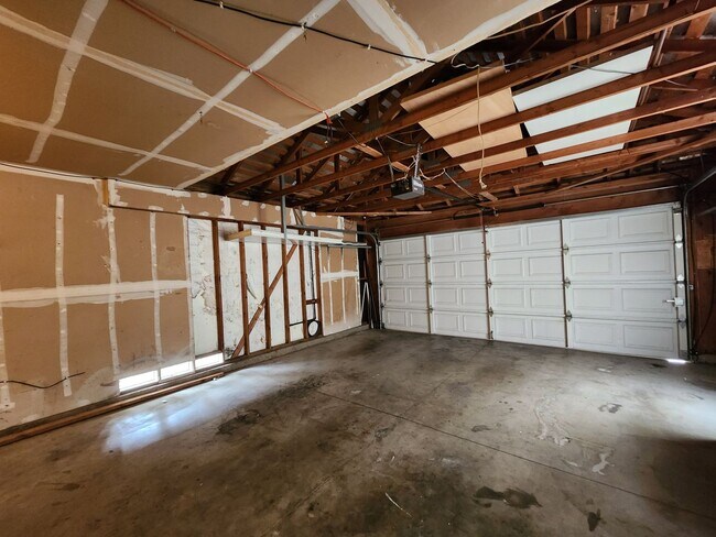 Building Photo - 8023 Bugatti Ct