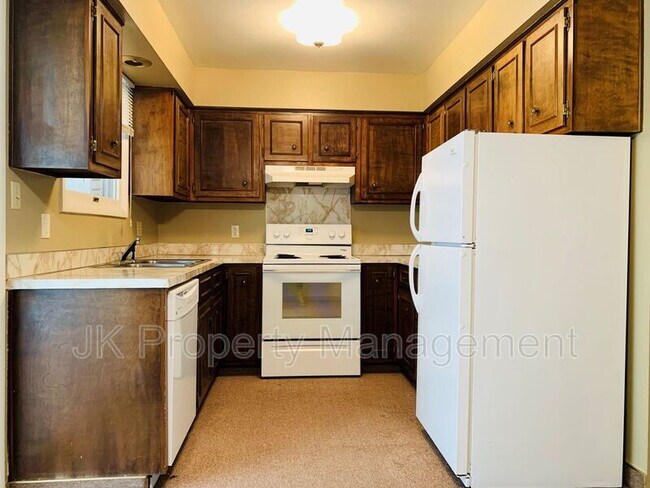 Building Photo - 4236 Central Ave