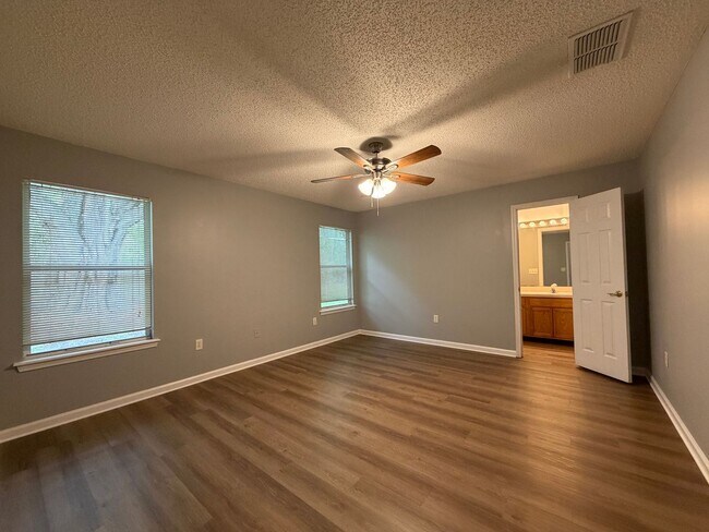 Building Photo - COMING SOON - Secret Harbor Three Bedroom Home