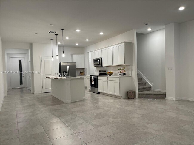 Building Photo - 8366 NW 7th Ct