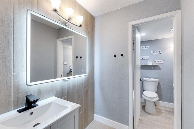 Building Photo - 2018 W Rundberg Ln