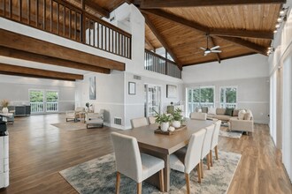 Building Photo - Willow Lake