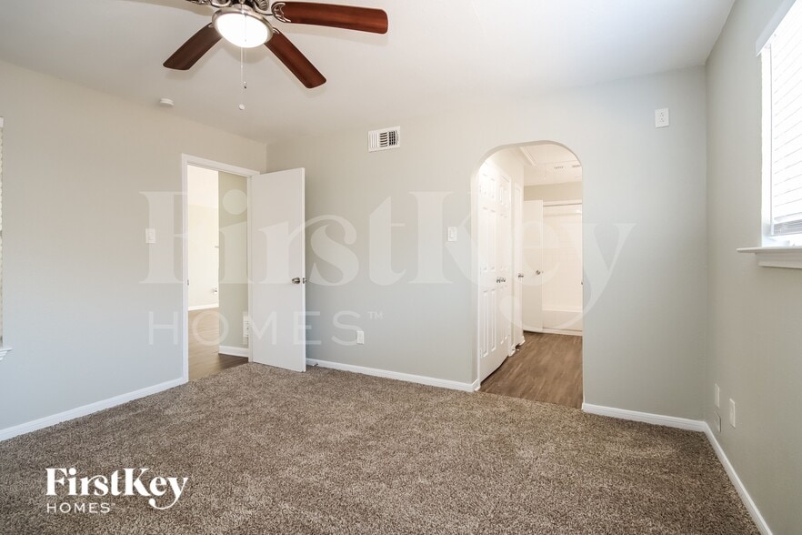 Building Photo - 2503 Silver Trumpet Dr