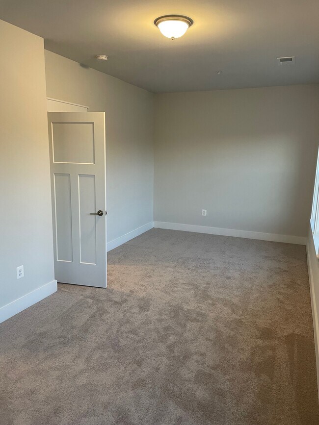 Upstairs bedroom 1 - 1310 Cougar Ln