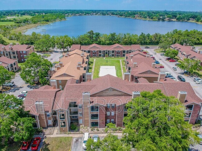 Building Photo - 5501 Rosebriar Way