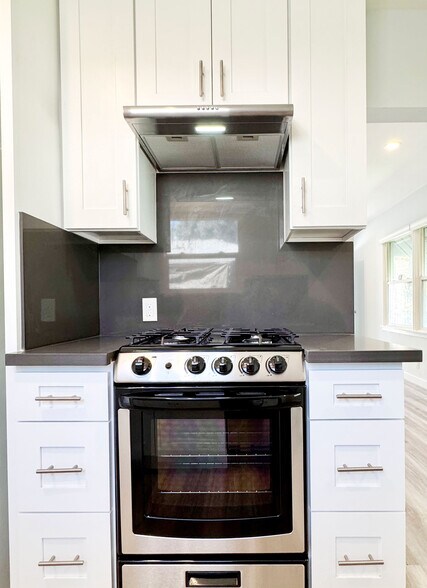 Building Photo - 5242 Comercio Ave