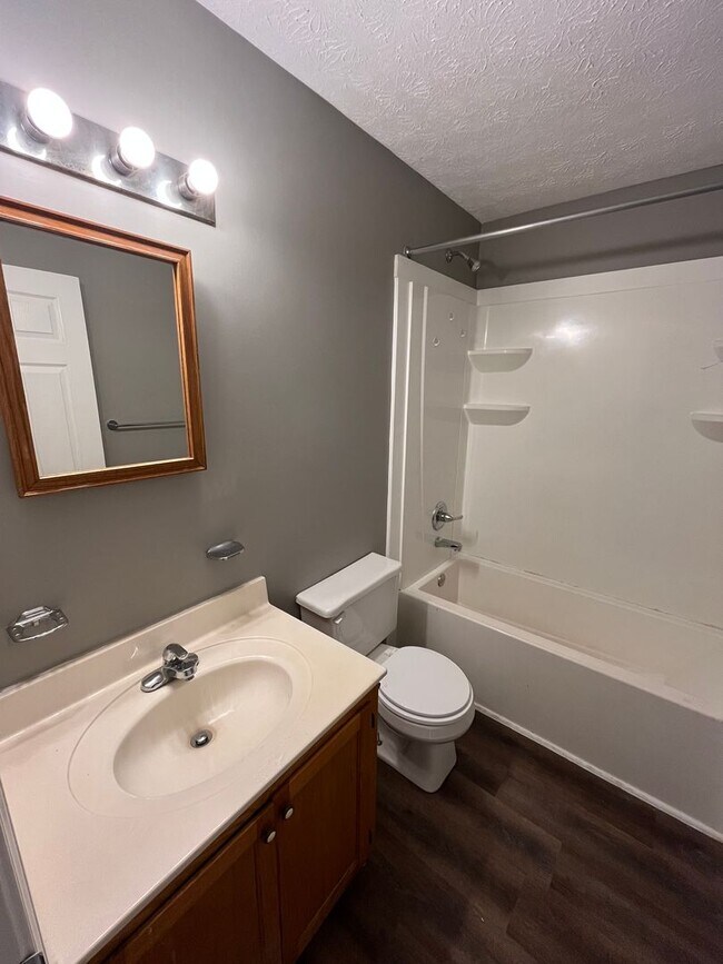 Building Photo - 199 E Heights Ave