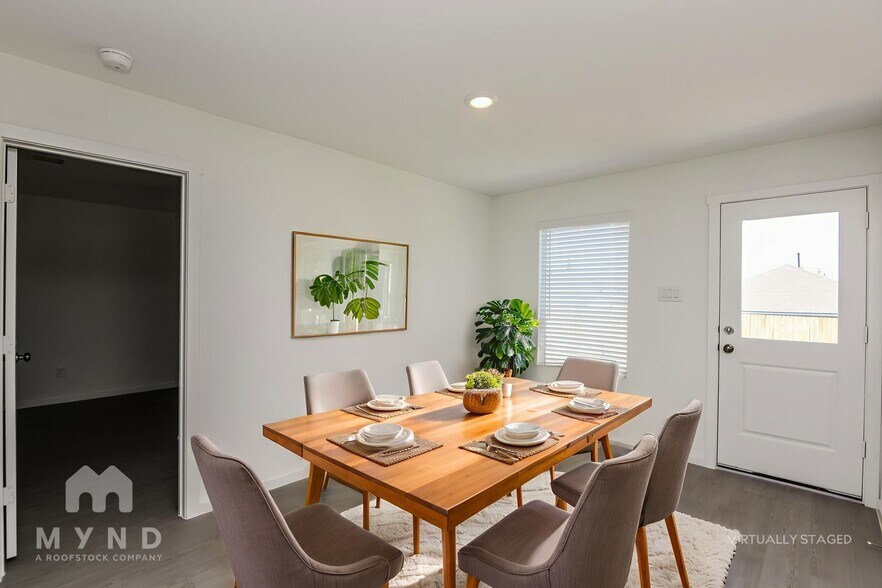 Building Photo - 2745 Ctr Crk Ln