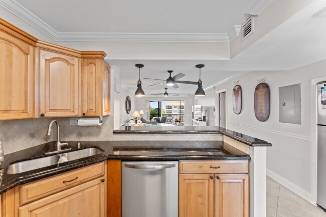 Building Photo - 2871 N Ocean Blvd