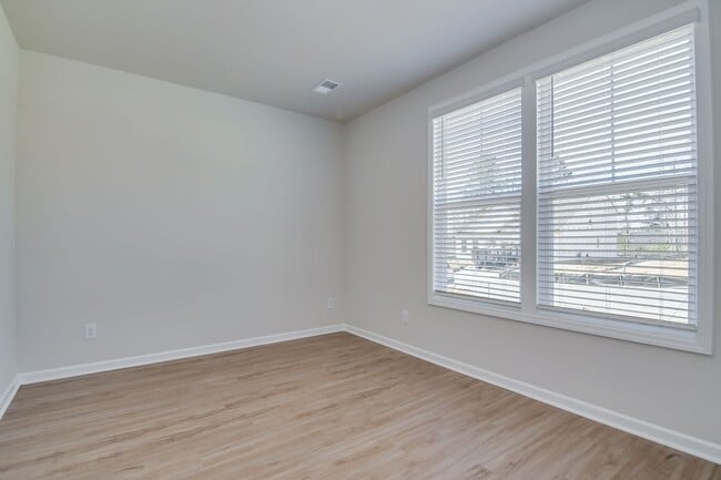 Building Photo - Stunning 4-Bedroom, 3-Bath New Construction Home with Master on Main and Upstairs Retreat