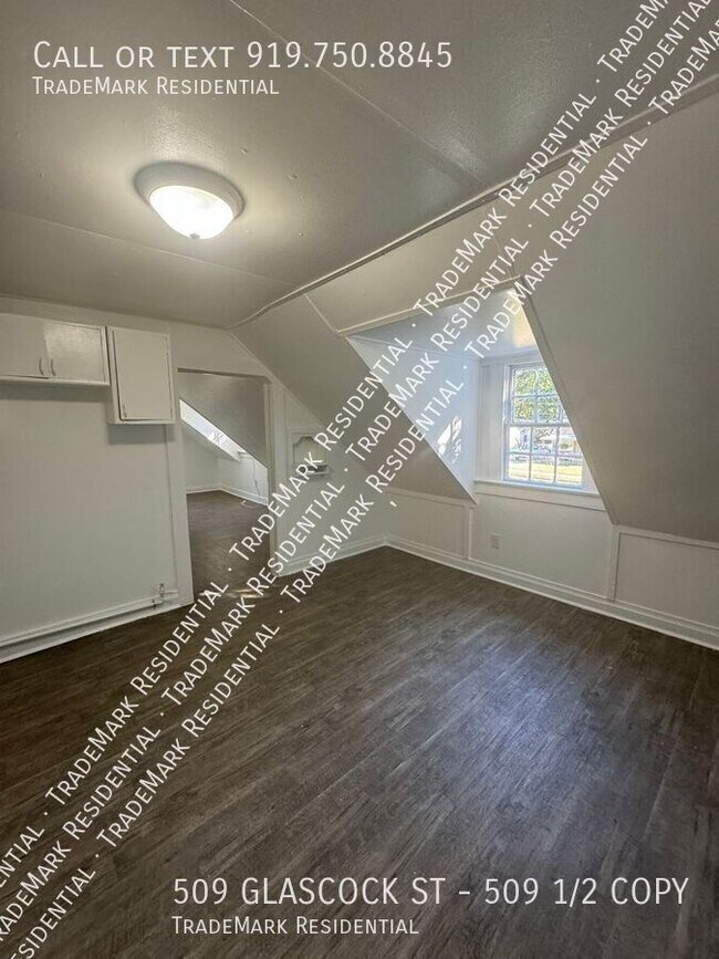 Building Photo - 1BR/1BA Apartment near Downtown Raleigh