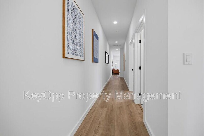 Building Photo - 2730 23rd St