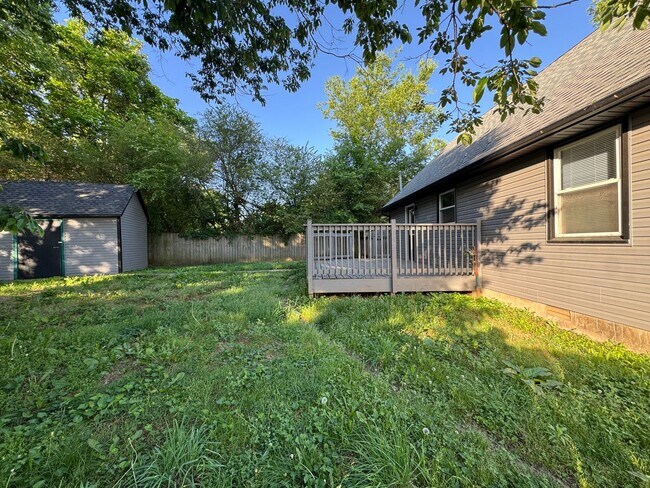 Building Photo - Single Family Home in Clarksville