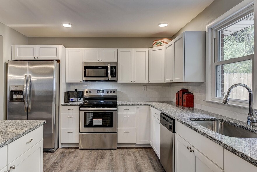 Building Photo - 2322 Cabin Hill Rd