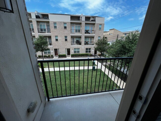 Building Photo - 1319 Rancho Mirage Dr