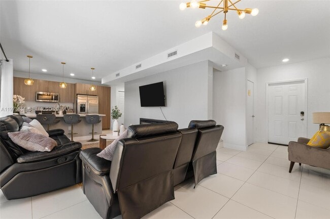 Building Photo - 206 NW 11th Ct