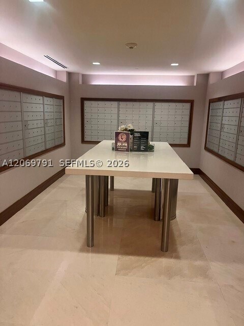 Building Photo - 1060 Brickell Ave