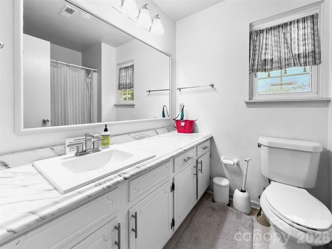 Building Photo - 10700 Blue Heron Dr