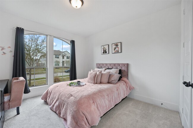 Building Photo - 23685 Silver Palm Trl