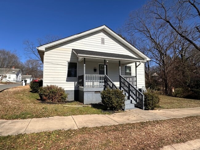 Building Photo - 402 Parker Ave