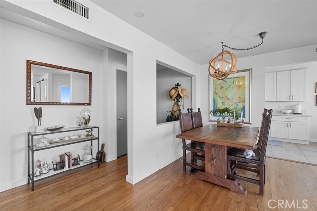 Building Photo - 202 W Manchester Ave