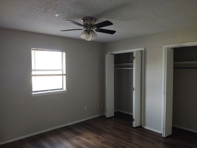 Building Photo - 455 Ridge Dr