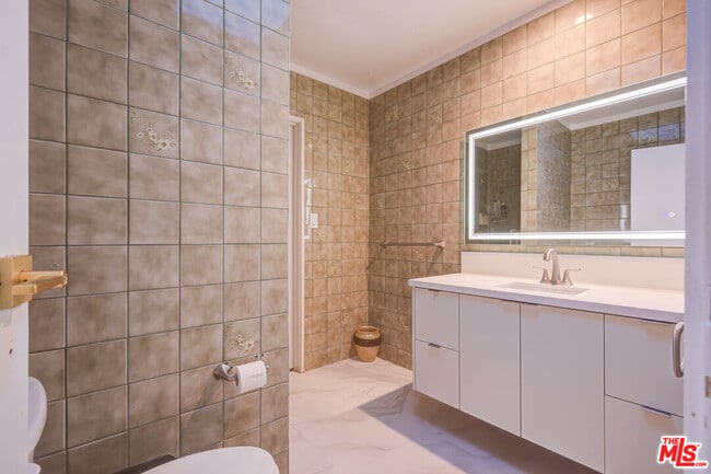 Building Photo - 4520 Gable Dr