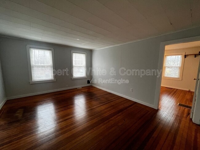 Building Photo - 98 N Grand St