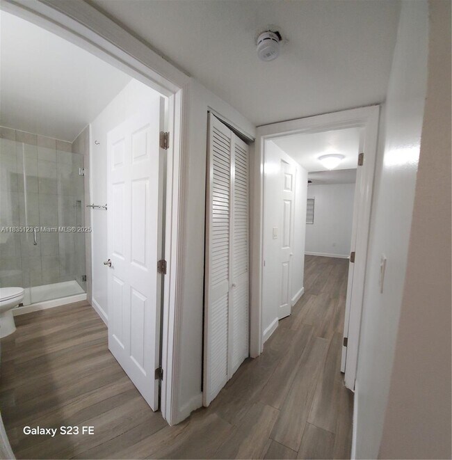 Building Photo - 2325 W 60th St