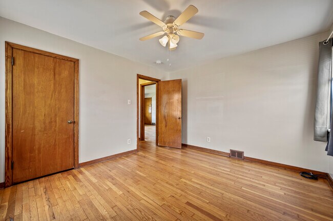 Building Photo - 1441 Lincoln Way