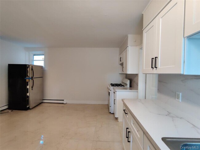 Building Photo - 20 Noxon St