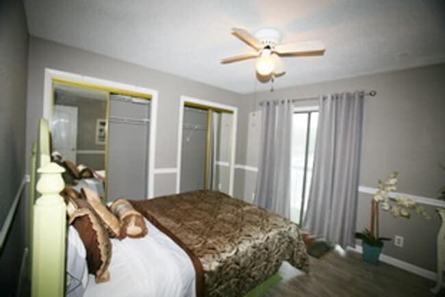 Building Photo - $500 discount on the first month's rent for qualified tenants Quality Waterfront Gated Community ...