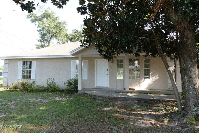 Building Photo - 1317 Chestnut Ave