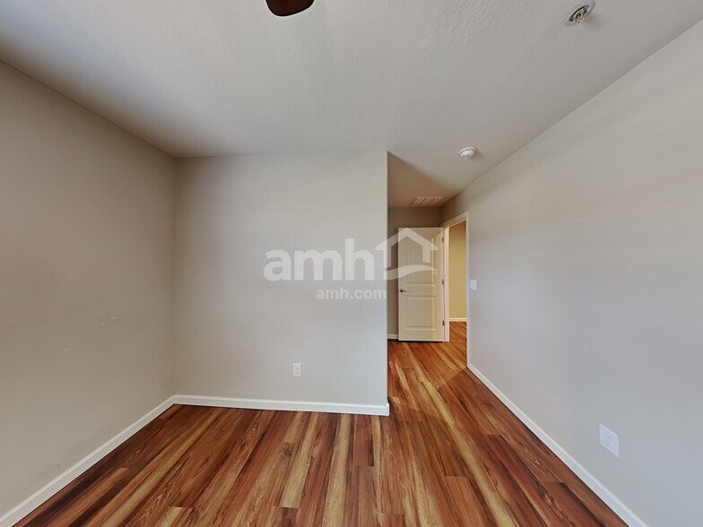 Building Photo - 20793 W Maiden Ln